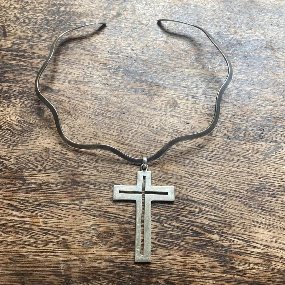 Sterling silver cross pendant (no chain)